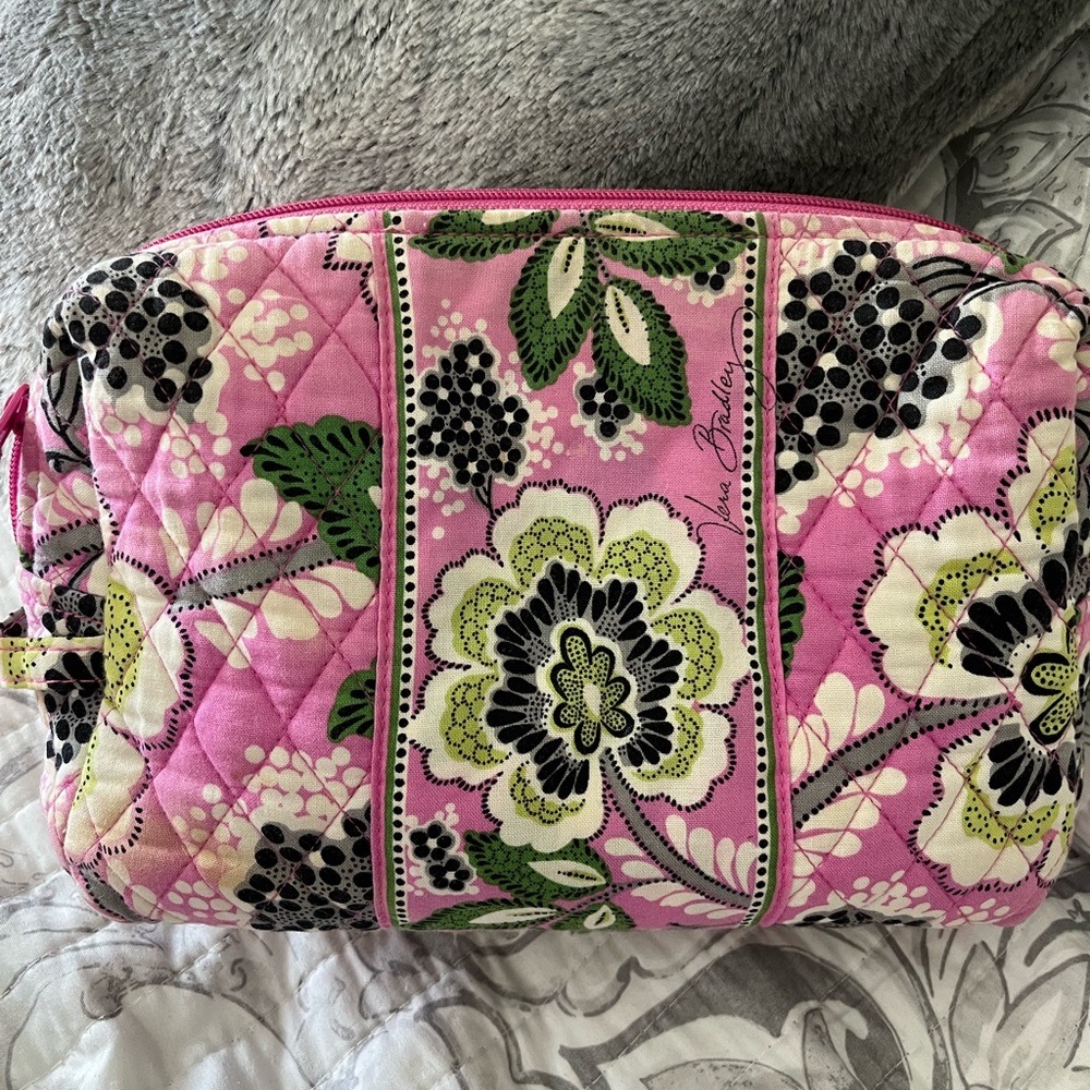 Retired Vera Bradley Priscilla Pink quilted cosmetic toiletry makeup bag - Large